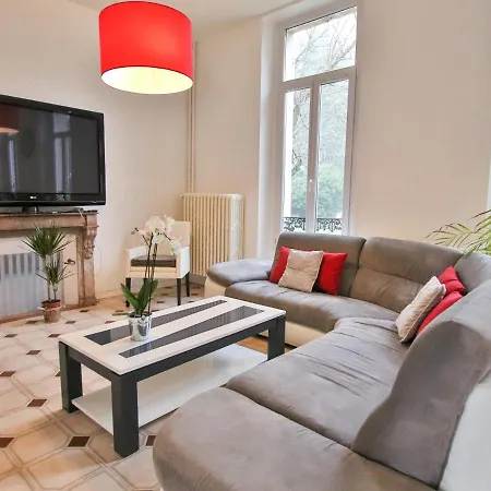 Villa Demeure D'exception A 10 Min D'epernay Parc Privatif De 2 Hectares *
